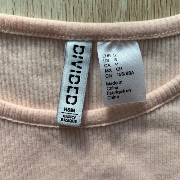 Light Pink Cropped Fitted Tee - Like New - Size Small - Picture 2 of 3